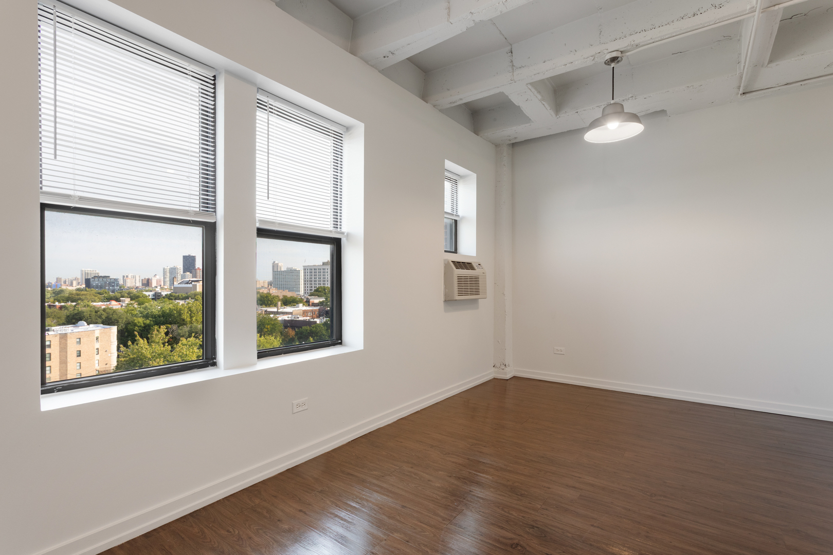 1325 W Wilson Avenue Unit: 904