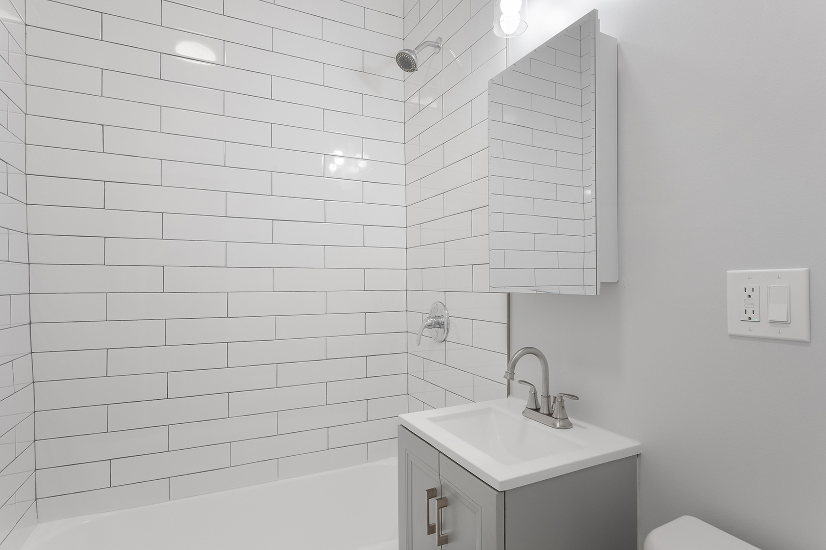 7600 N Sheridan Road Unit: 302