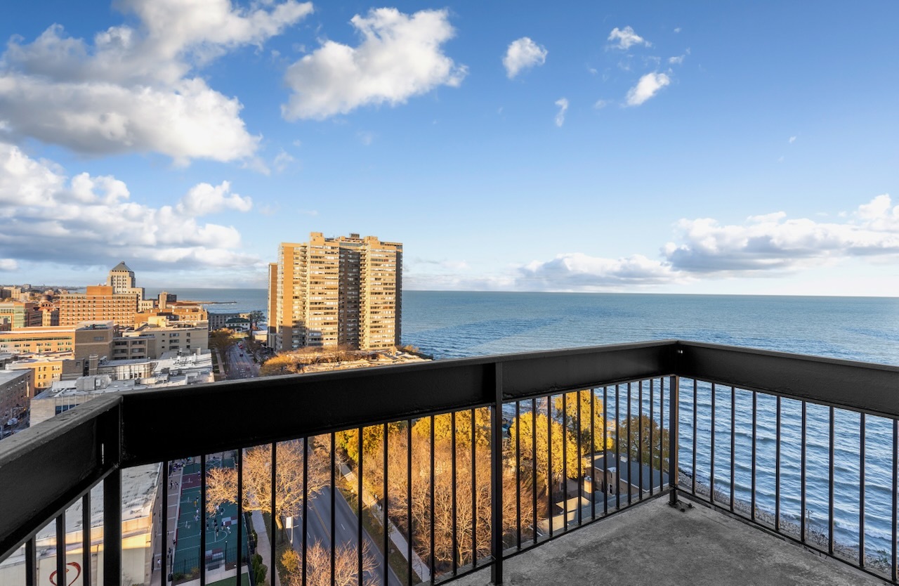 6166 N Sheridan Road Unit: 28E