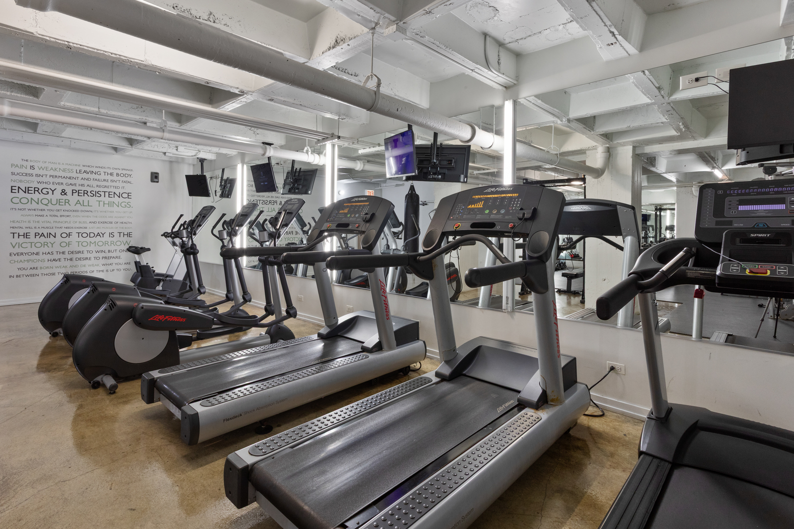 1325 W Wilson Avenue Unit: 1101