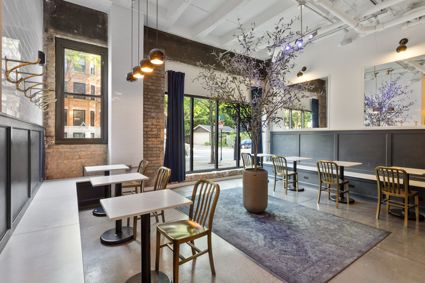 1325 W Wilson Avenue Unit: 1101