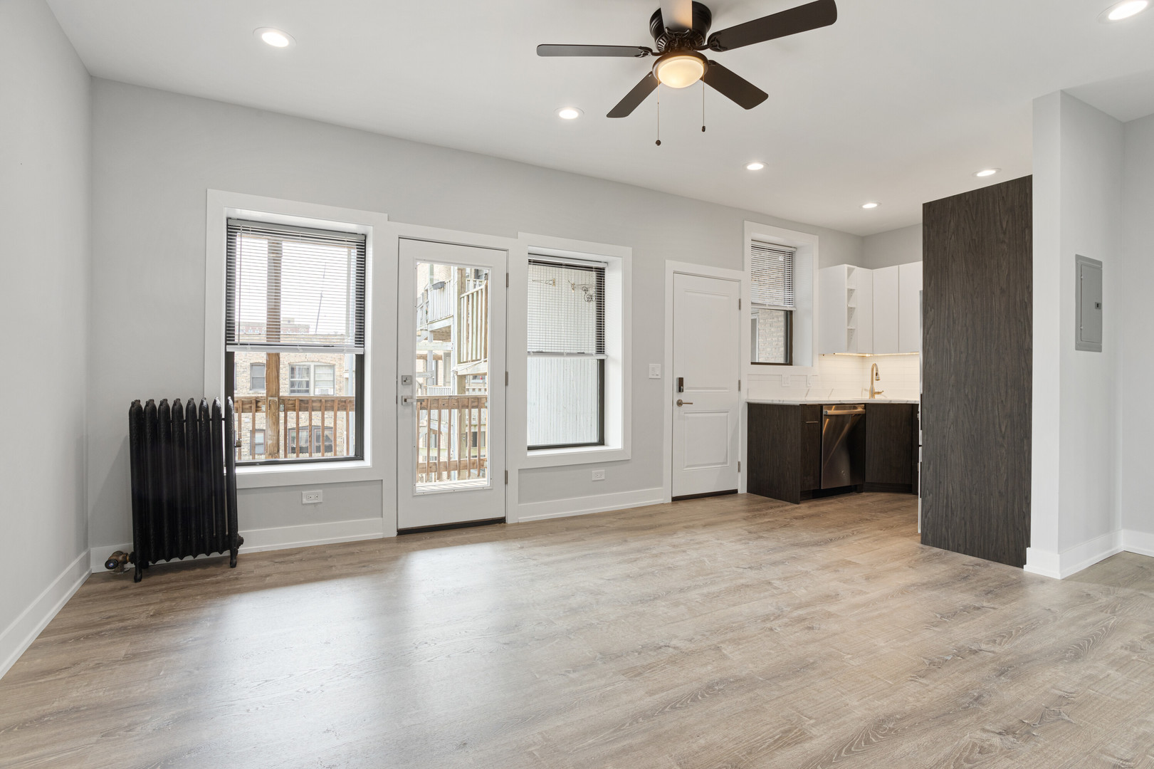1243 W Morse Avenue Unit: 3