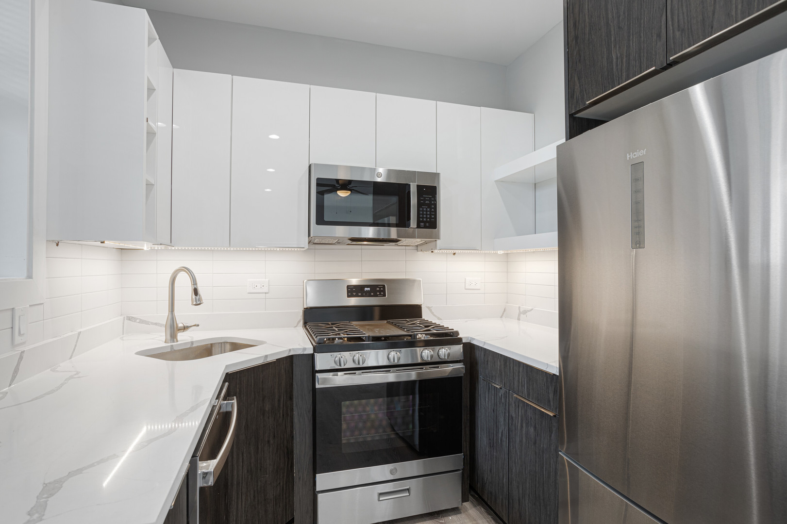 1243 W Morse Avenue Unit: 3