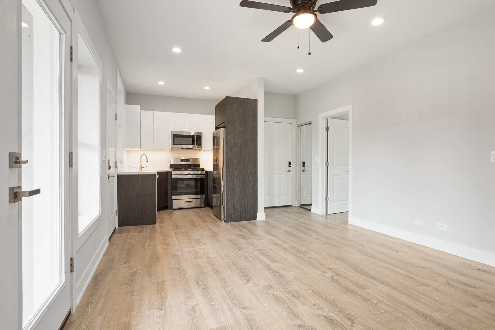1243 W Morse Avenue Unit: 3