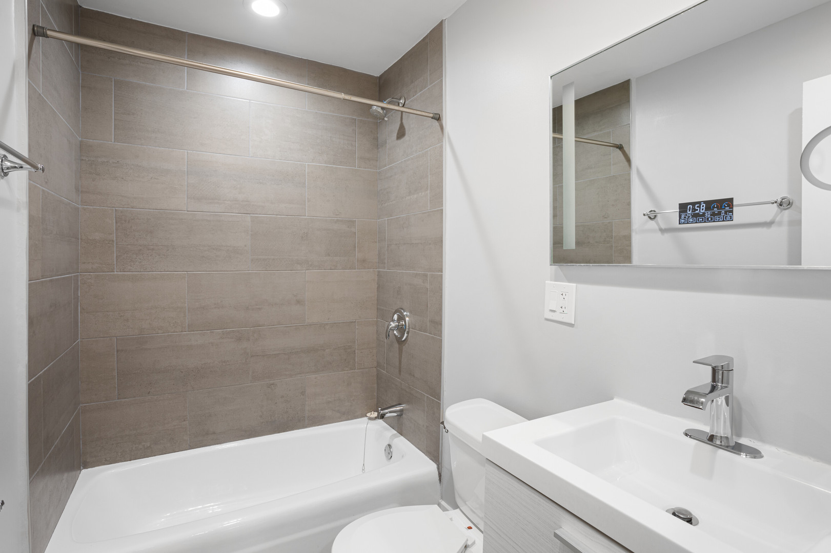 6201 N Kenmore Avenue Unit: 501