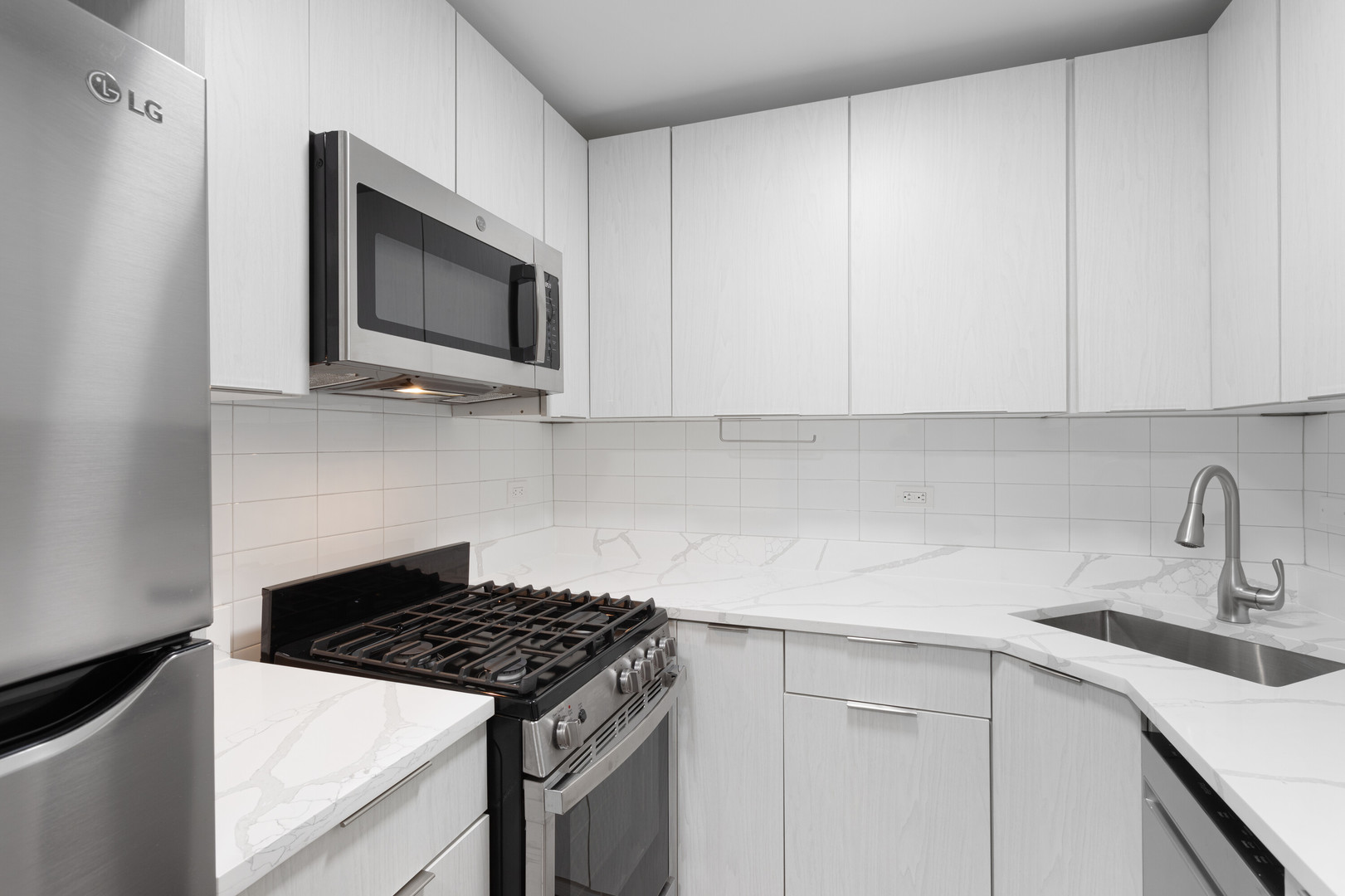 6201 N Kenmore Avenue Unit: 501