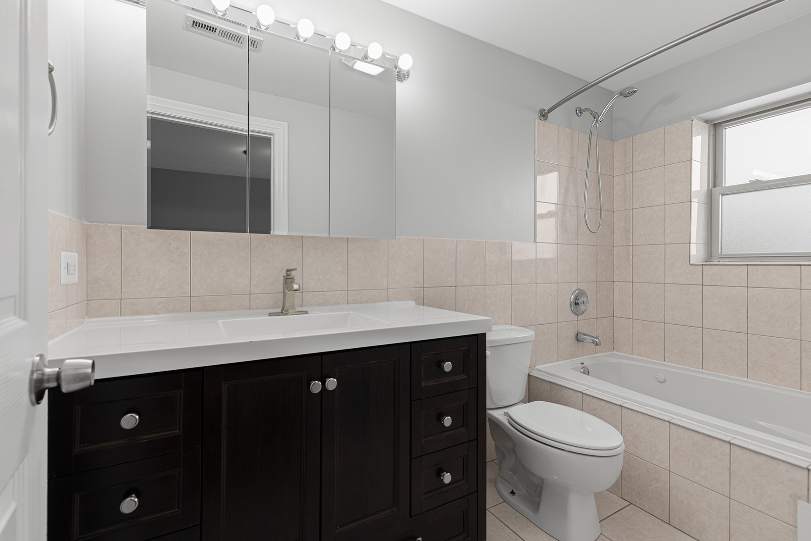 7367 N Ashland Boulevard Unit: 3