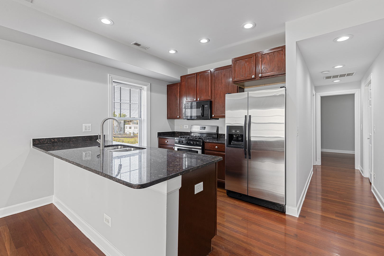 7367 N Ashland Boulevard Unit: 3