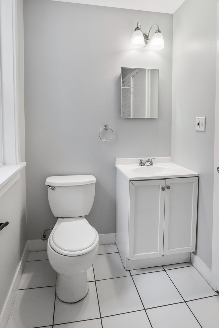 7456 N Greenview Avenue Unit: 3C