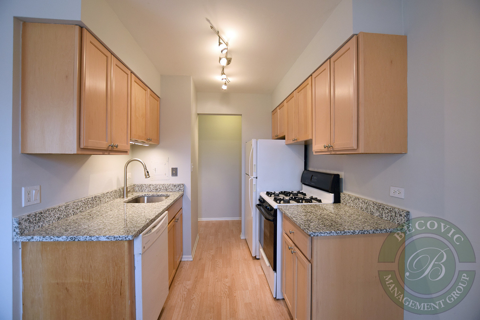 6201 N Kenmore Avenue Unit: 412