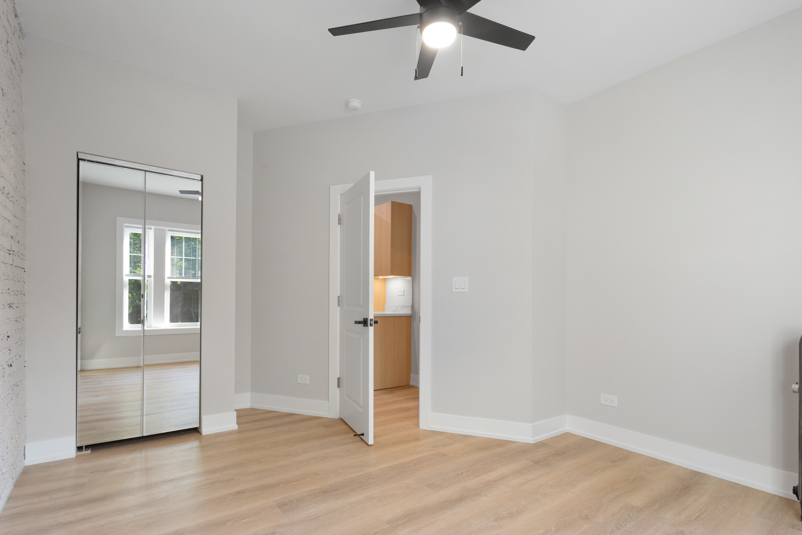 1904 W Morse Avenue Unit: 1