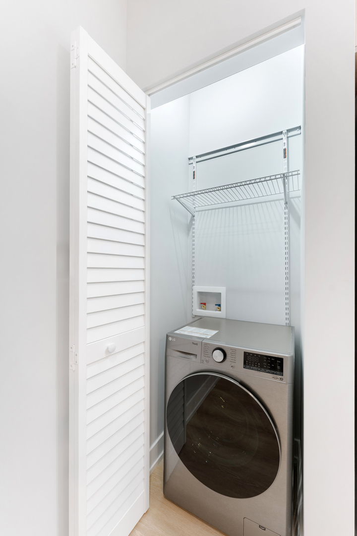 1546 W JONQUIL Terrace Unit: 106