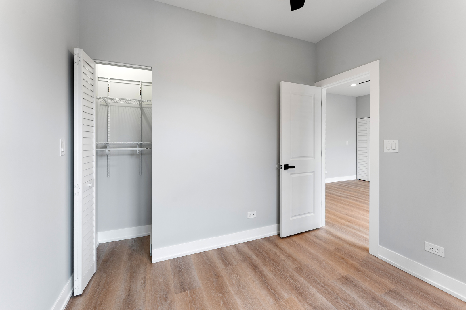 1546 W JONQUIL Terrace Unit: 106