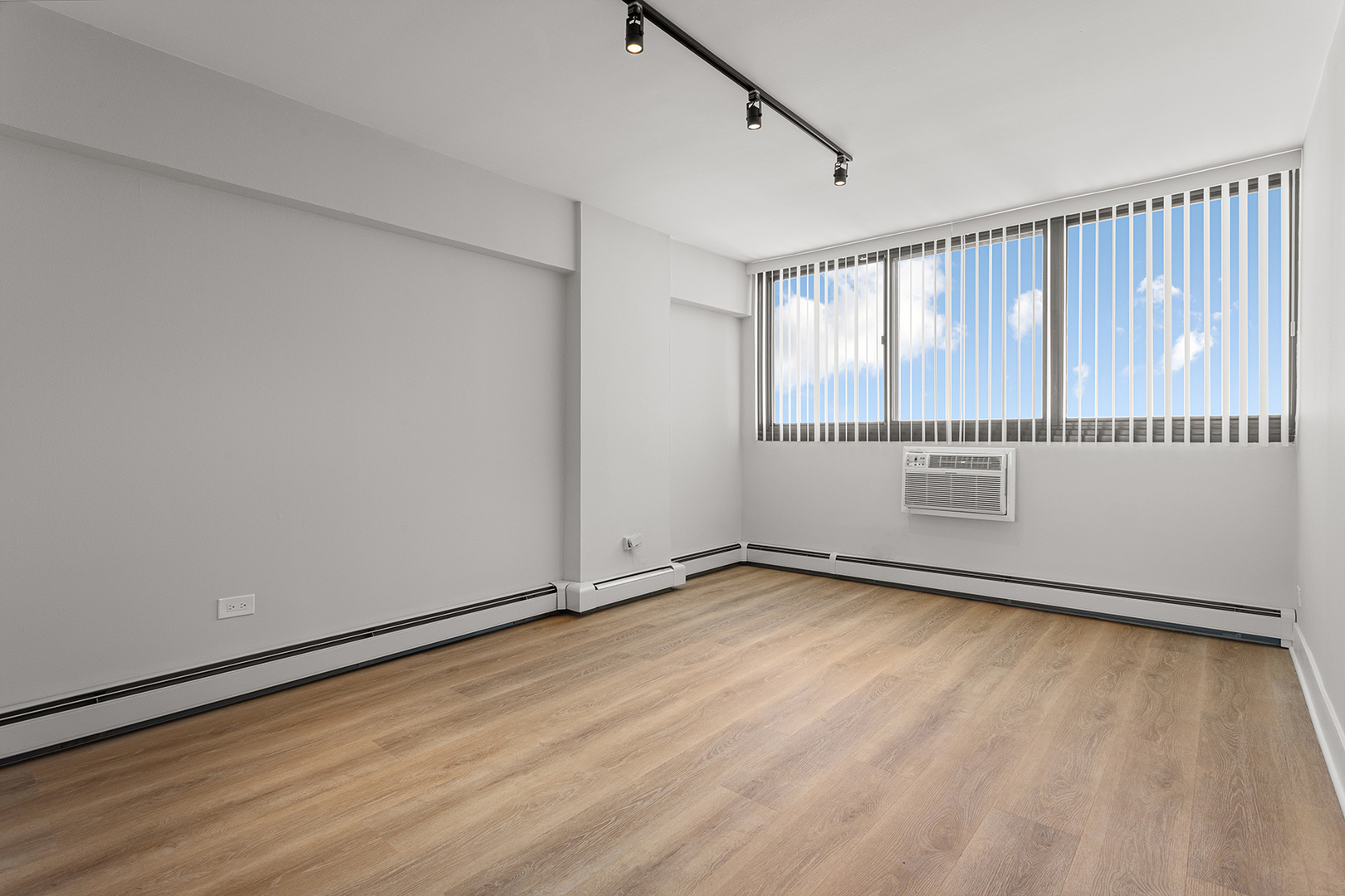6166 N Sheridan Road Unit: 6C