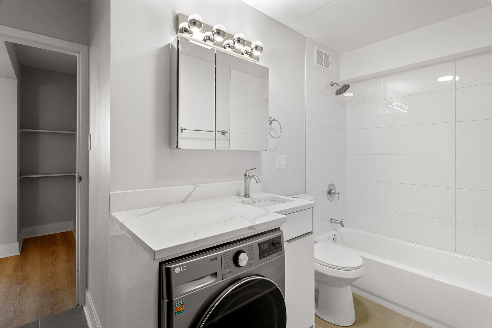 6166 N Sheridan Road Unit: 6C