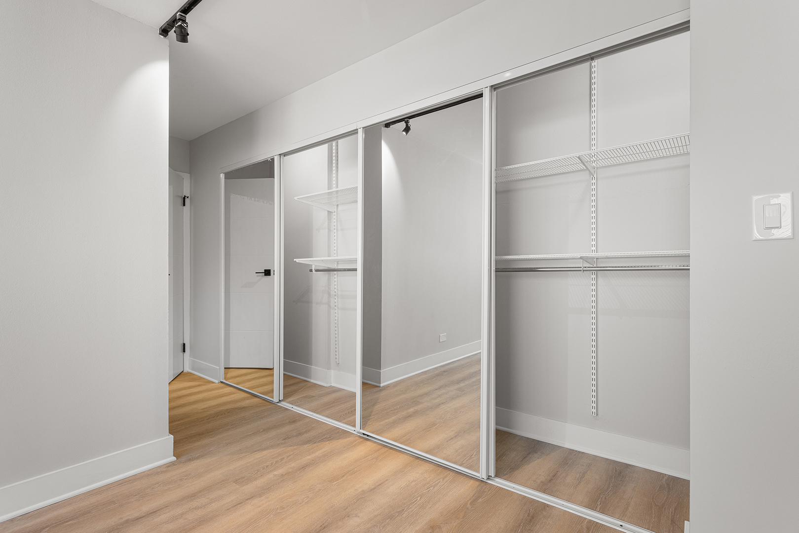 6166 N Sheridan Road Unit: 6C