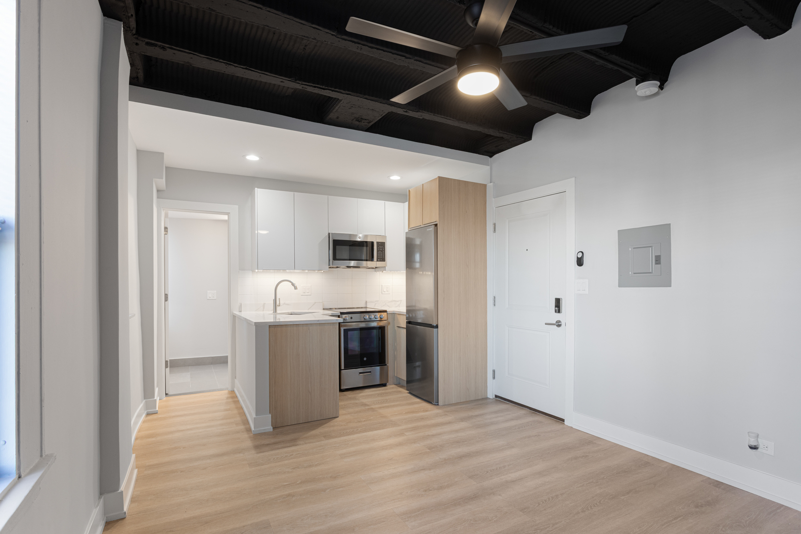 6026 N Winthrop Avenue Unit: 5B