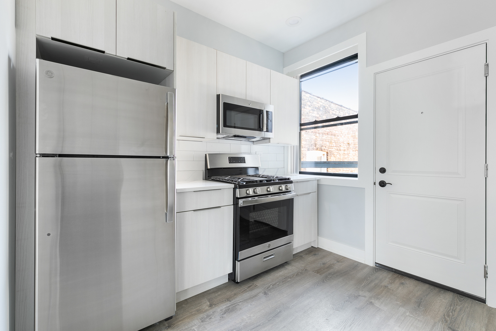 7618 N Eastlake Terrace Unit: 3