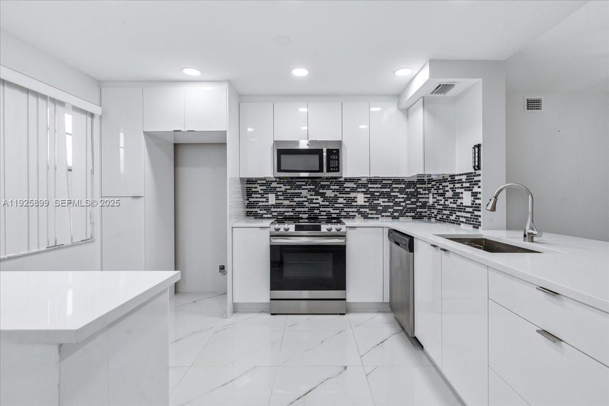 2303 Lucaya Lane E2