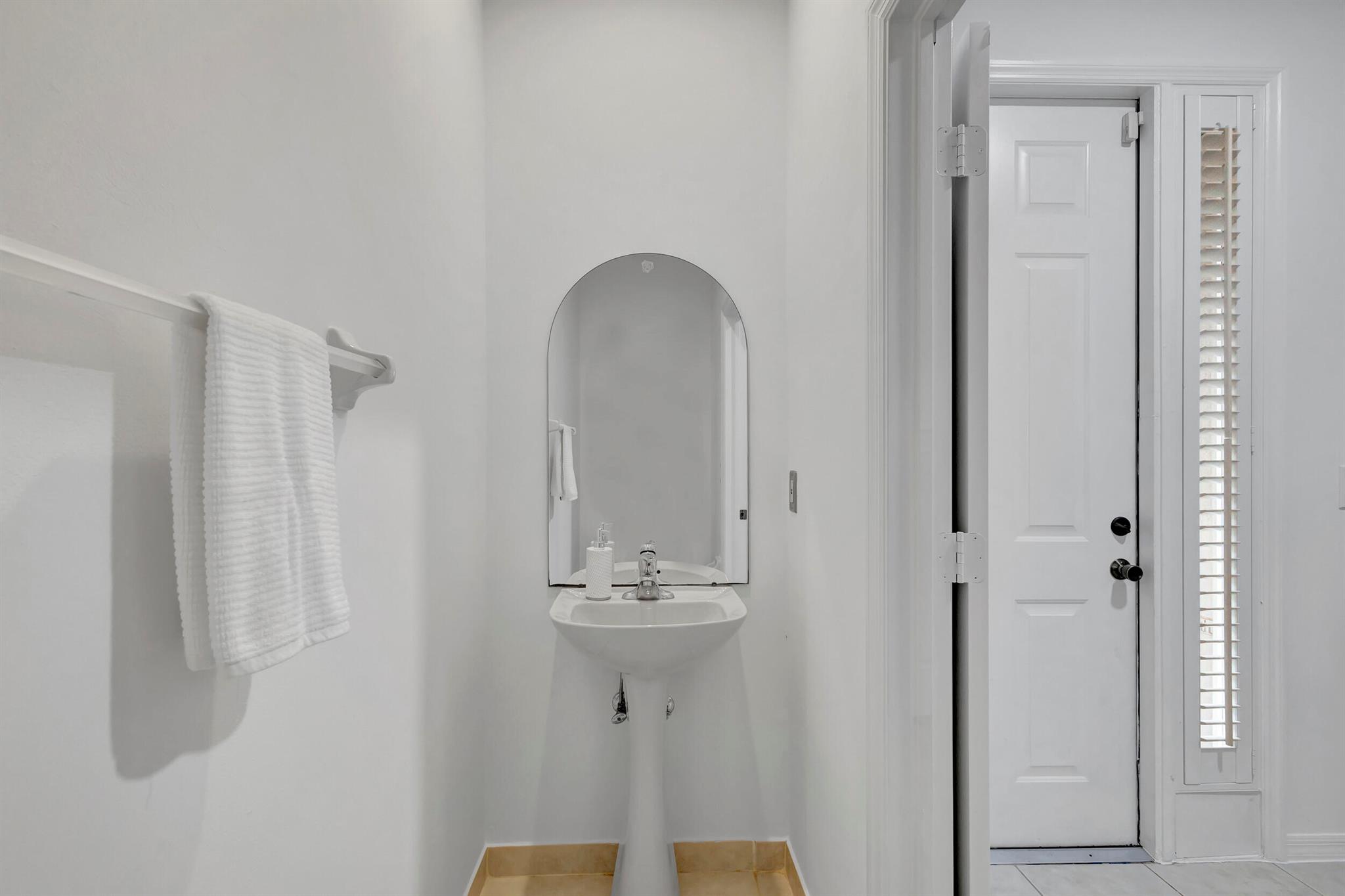 6110 Seminole Gardens Circle