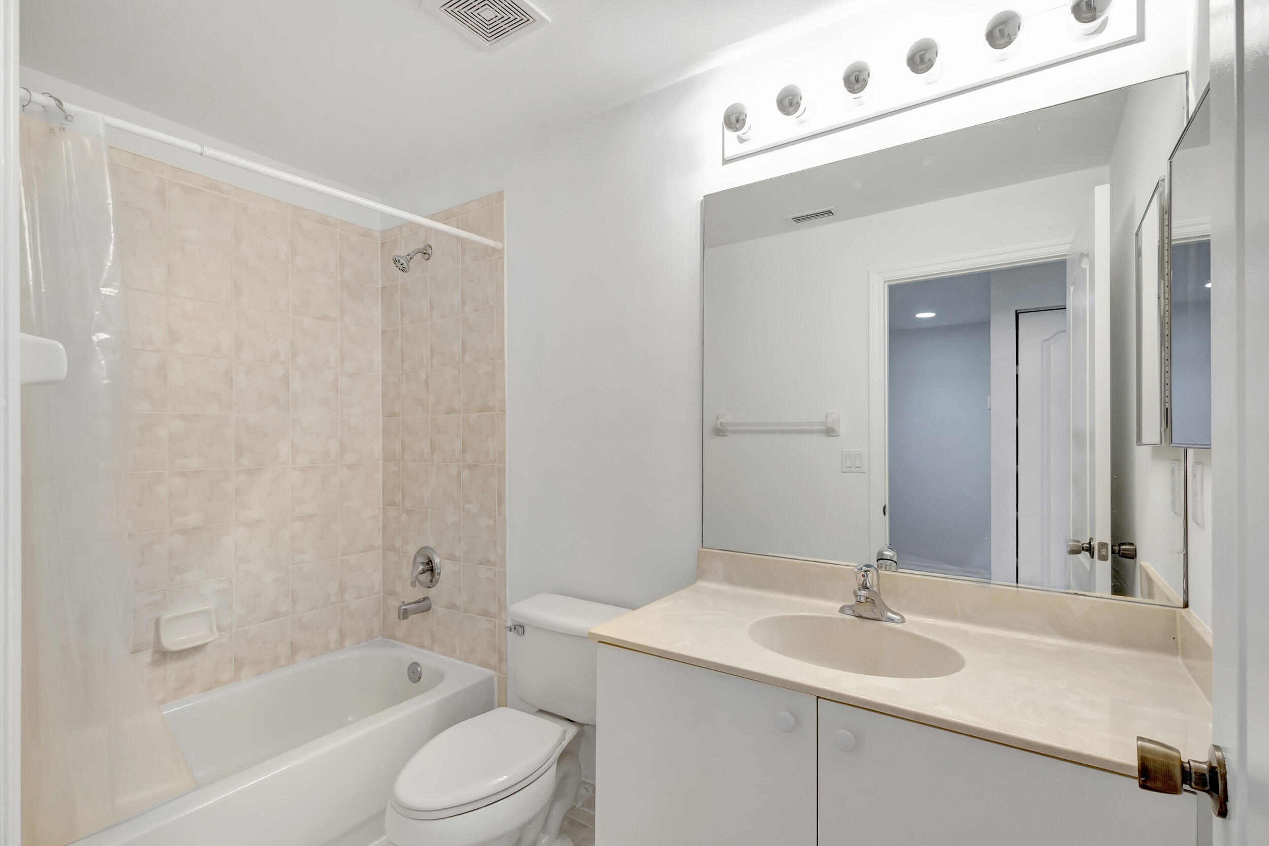 6110 Seminole Gardens Circle