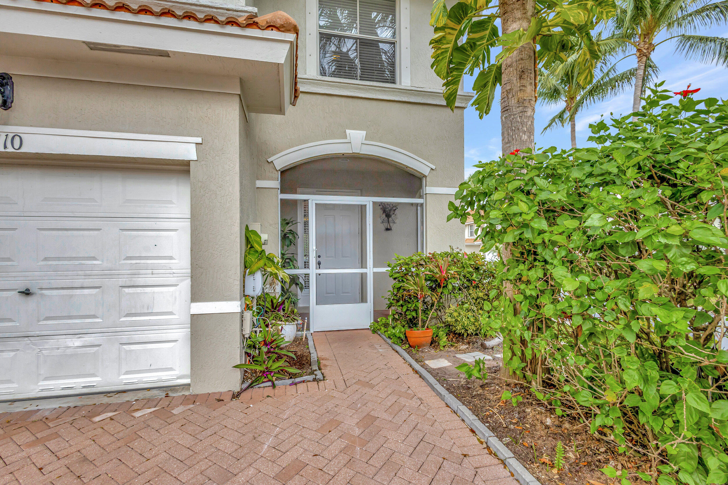 6110 Seminole Gardens Circle