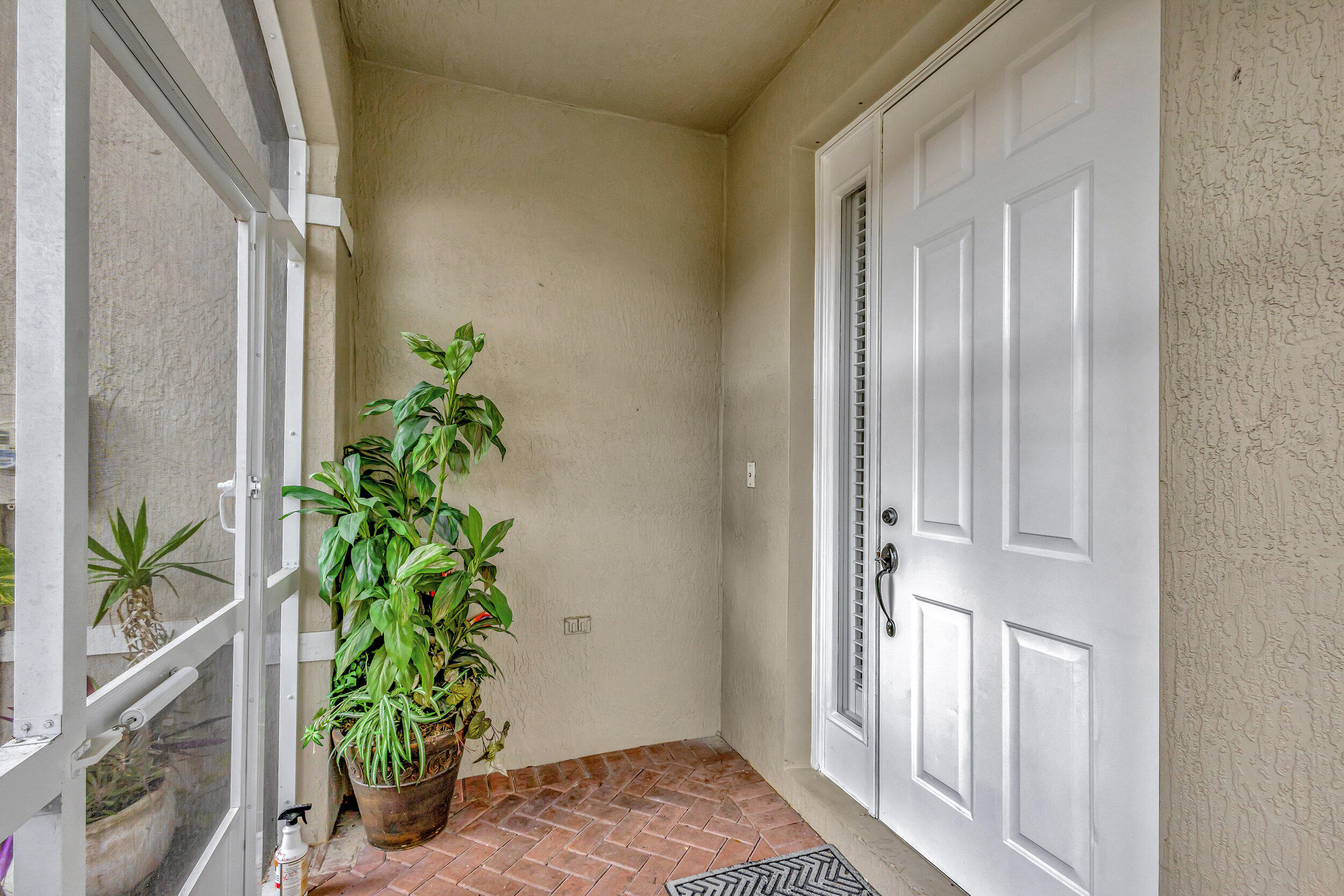 6110 Seminole Gardens Circle