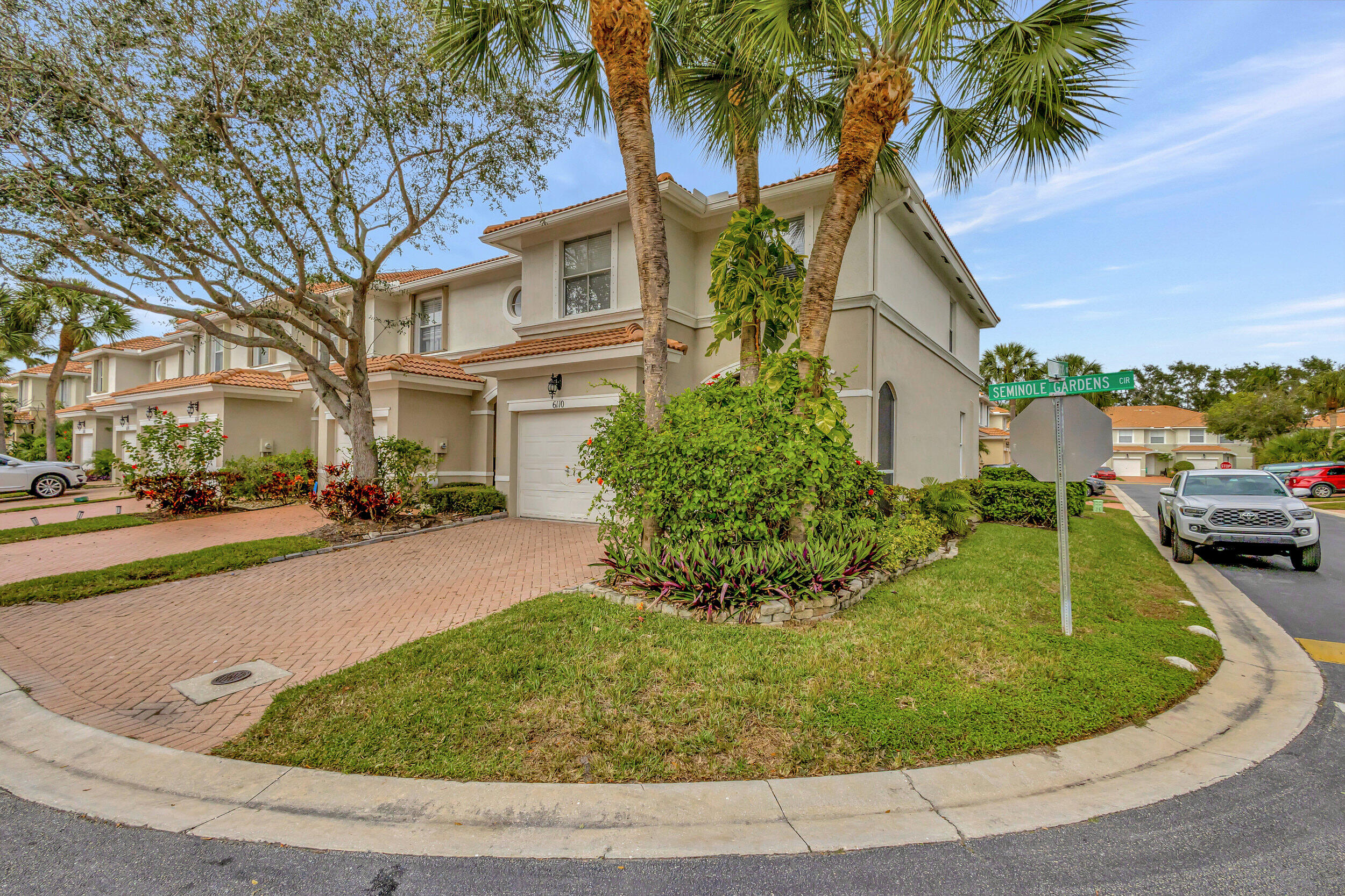 6110 Seminole Gardens Circle