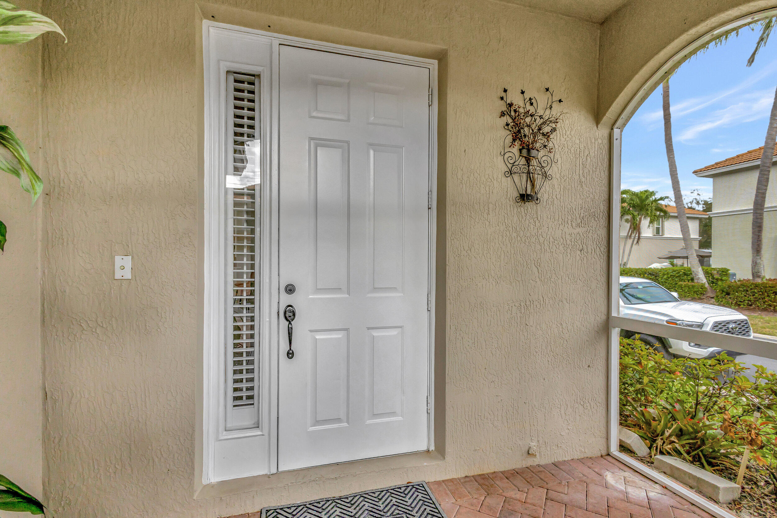 6110 Seminole Gardens Circle