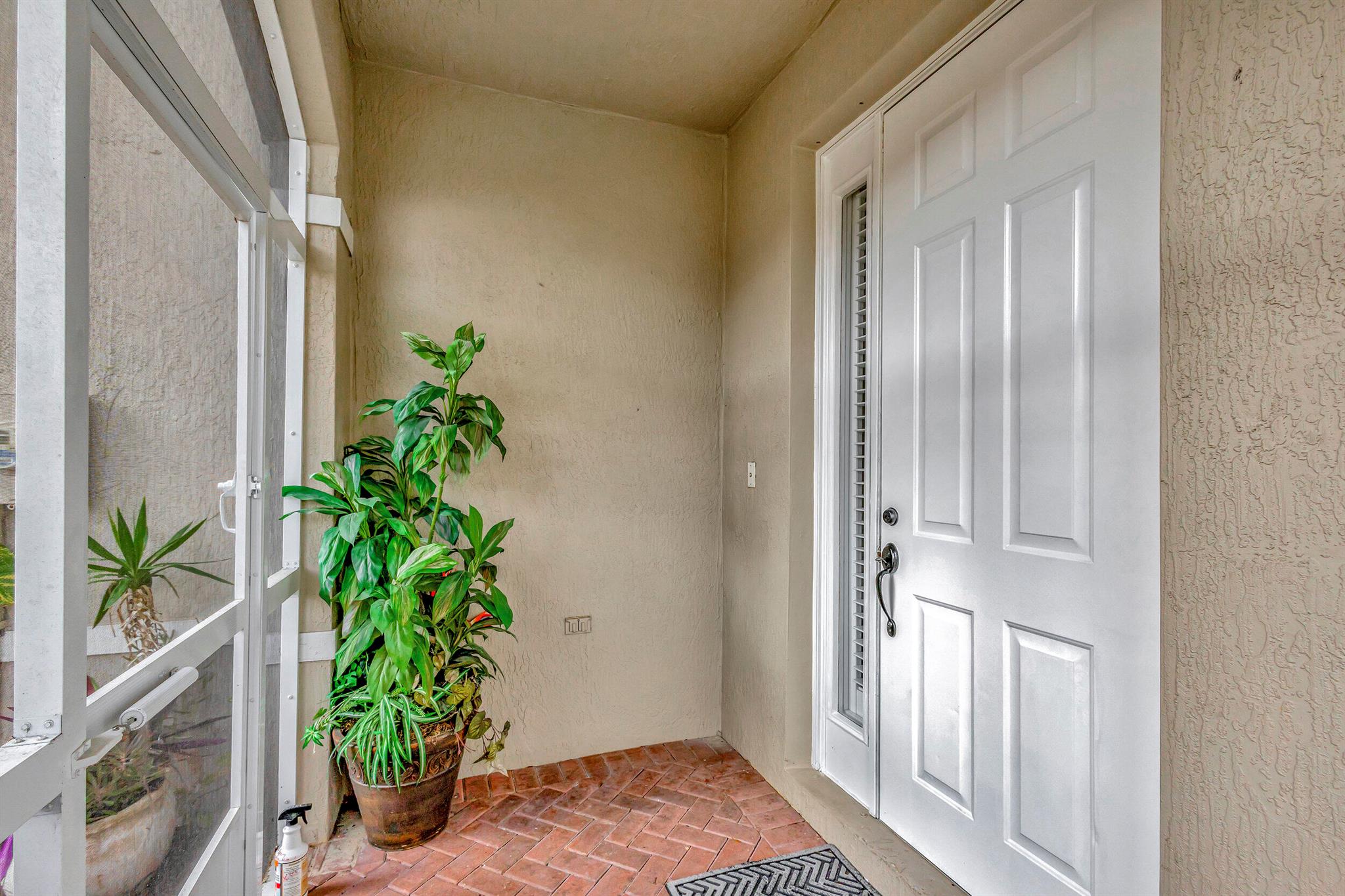 6110 Seminole Gardens Circle