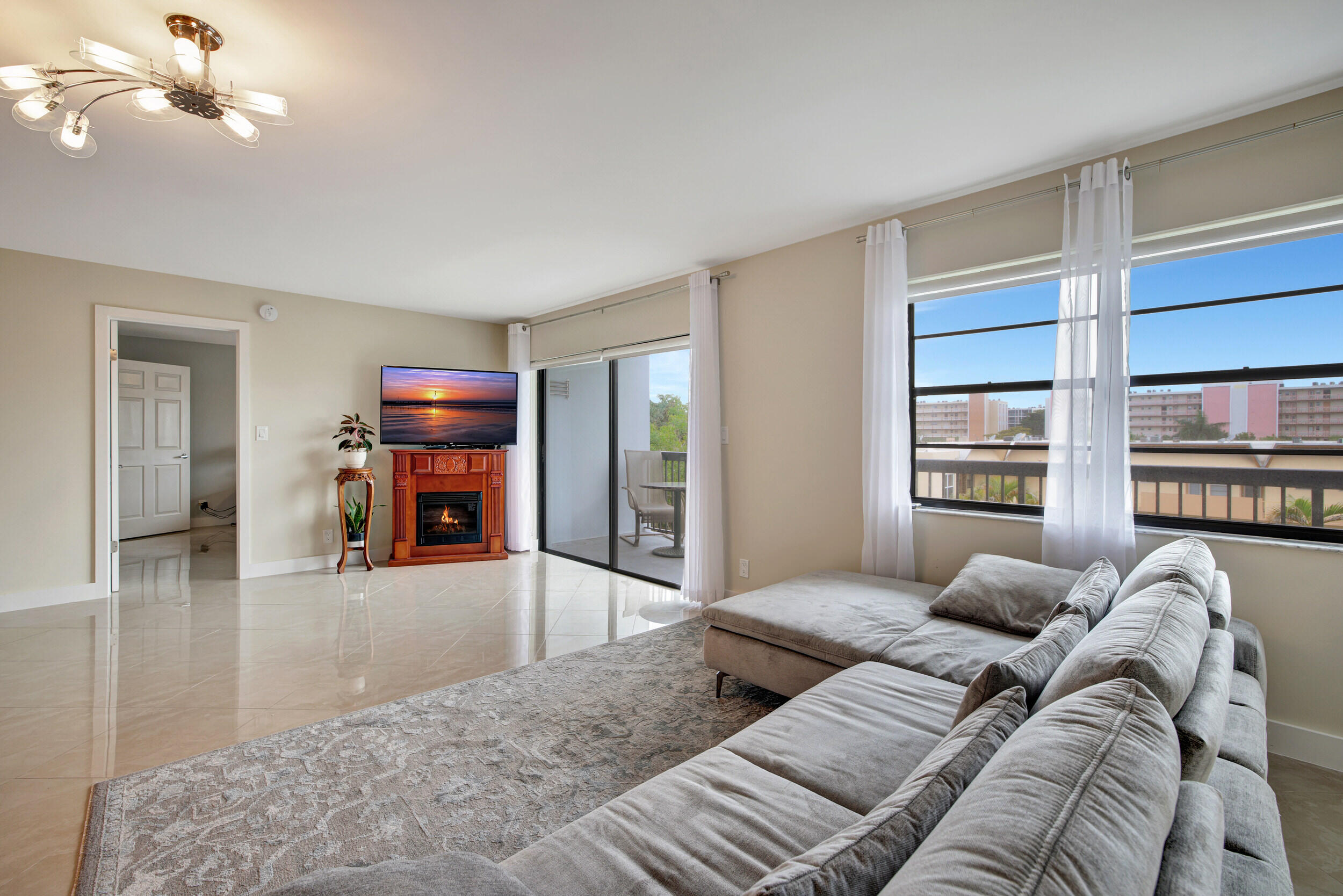 1301 NE 7th Street 318