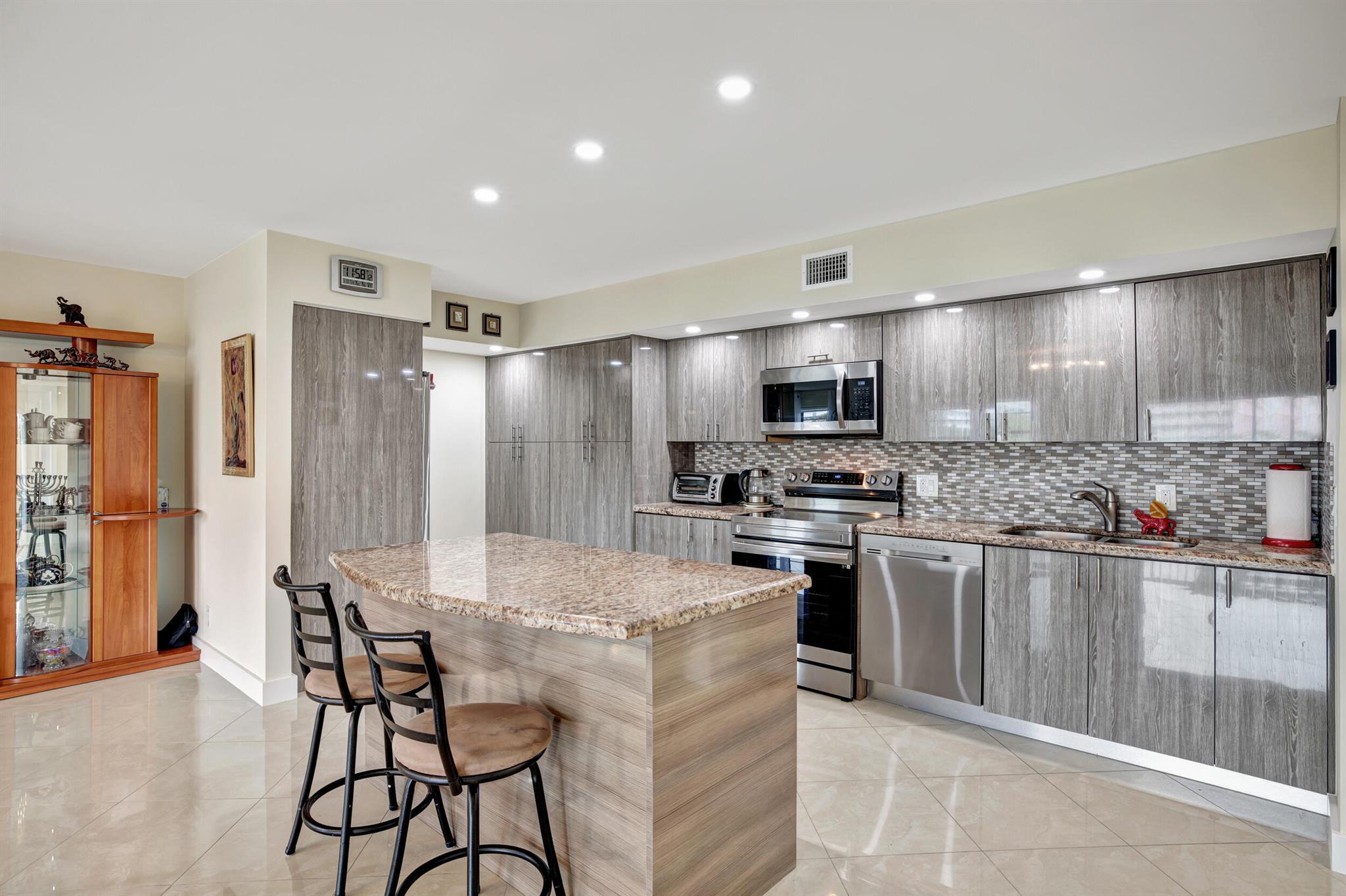 1301 NE 7th Street 318