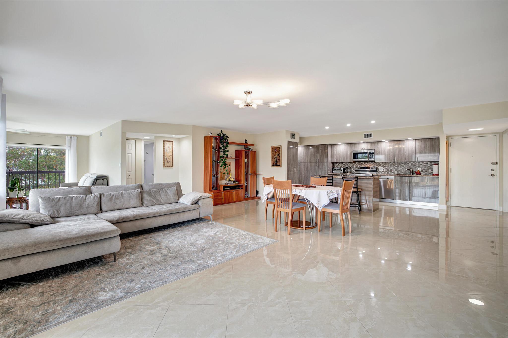 1301 NE 7th Street 318