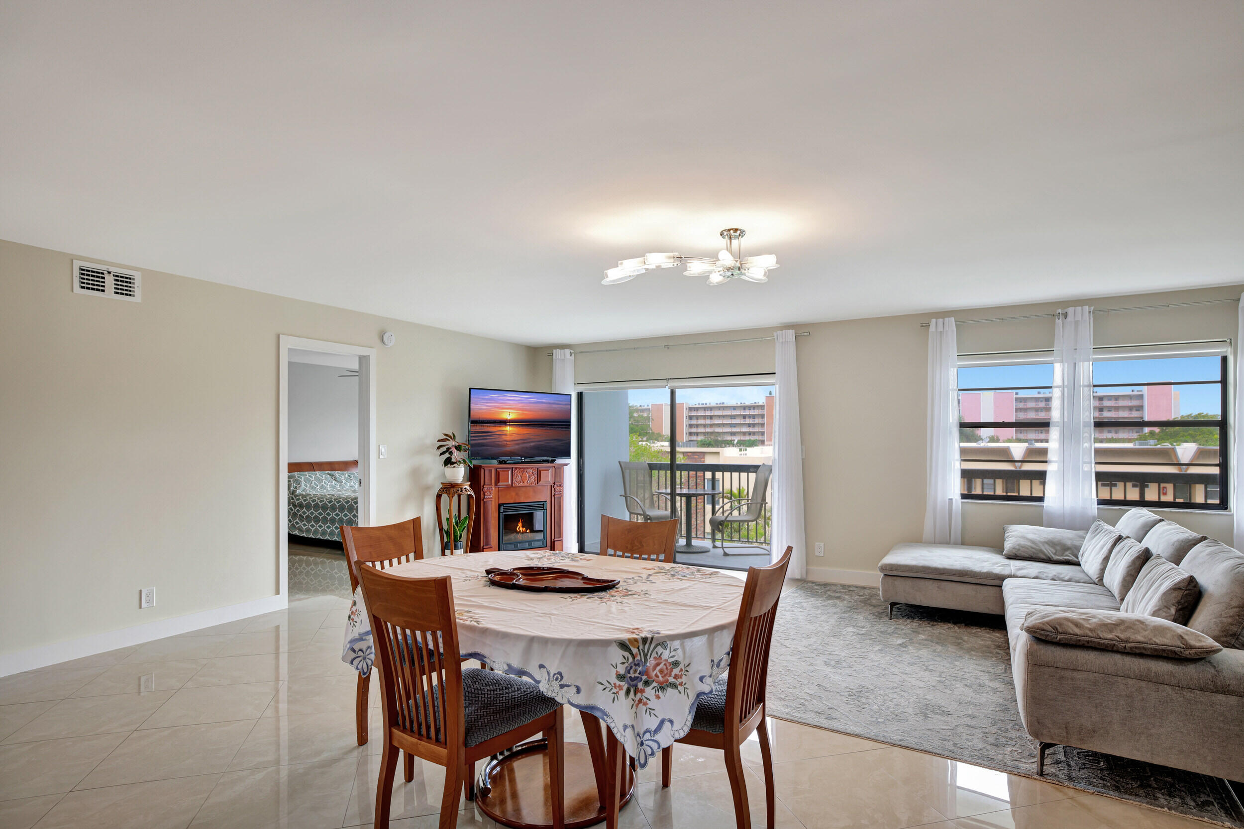 1301 NE 7th Street 318