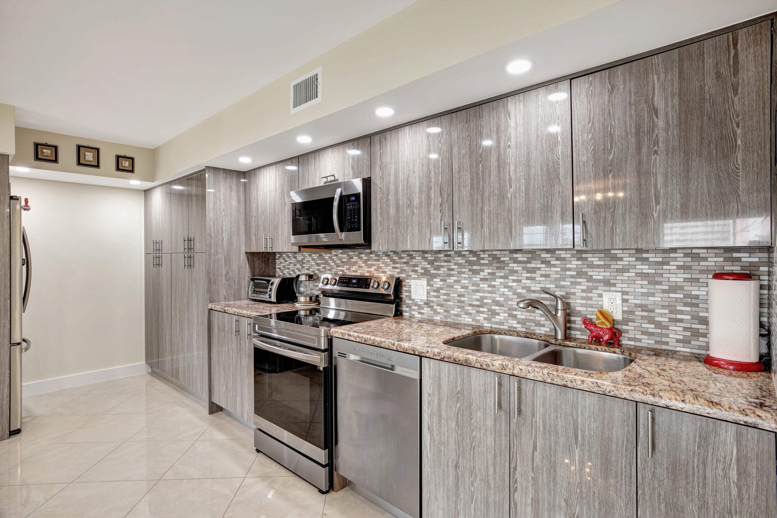 1301 NE 7th Street 318