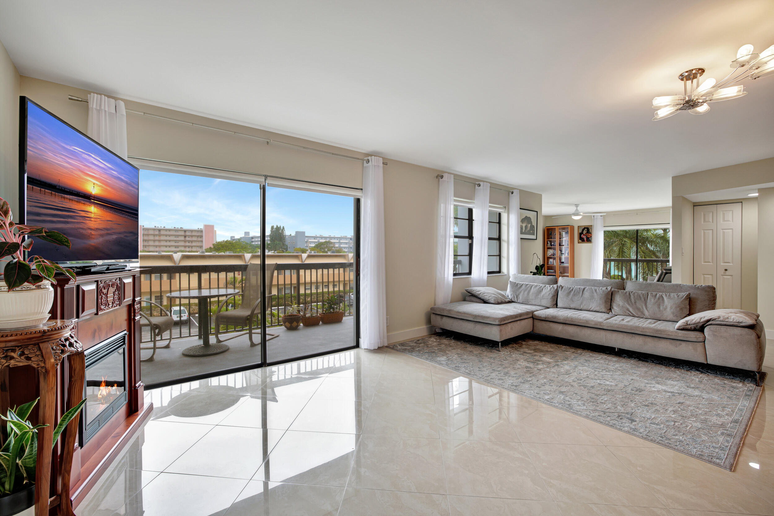 1301 NE 7th Street 318