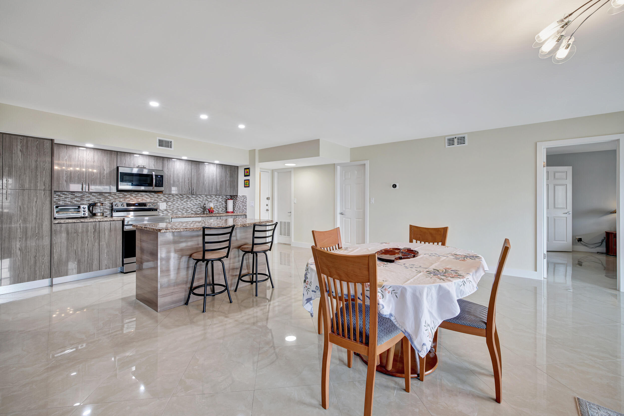 1301 NE 7th Street 318