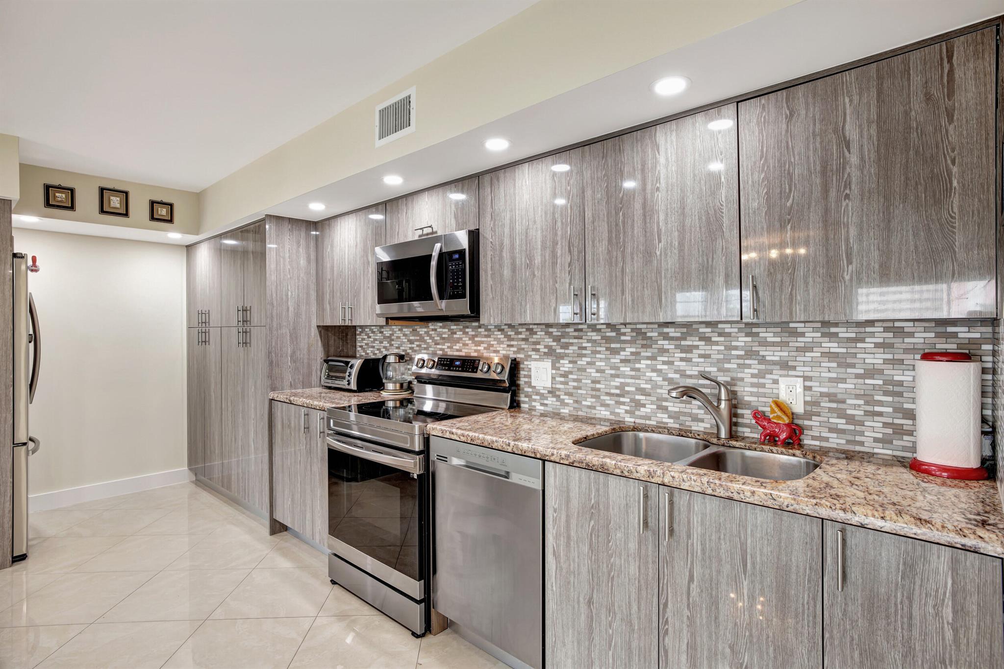 1301 NE 7th Street 318