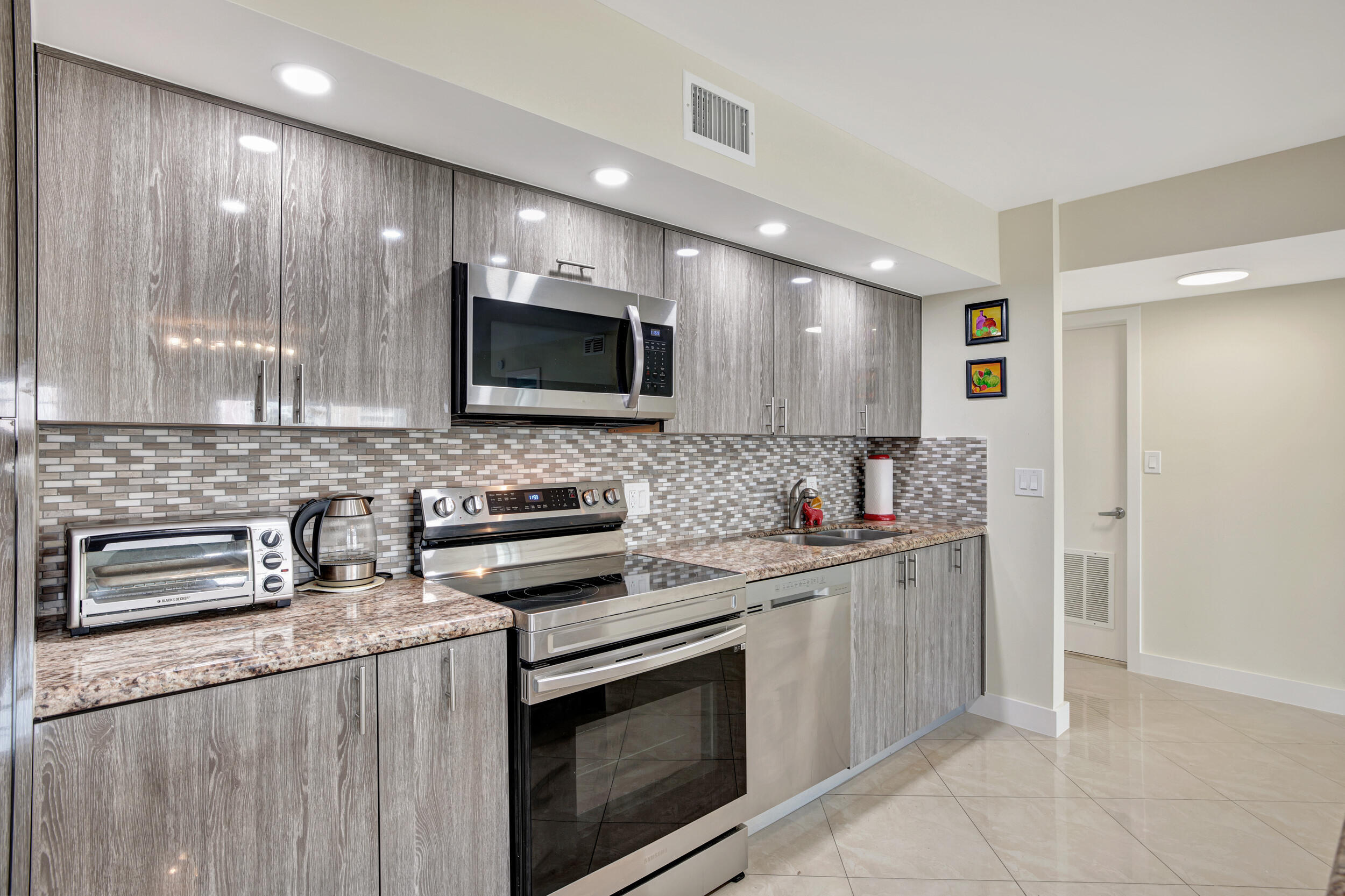 1301 NE 7th Street 318