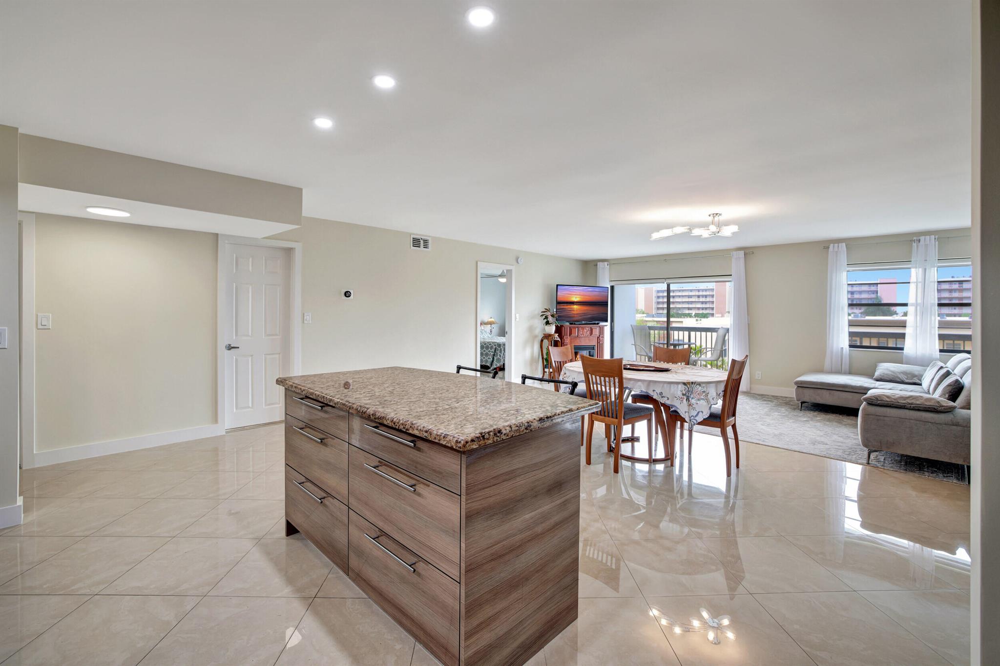 1301 NE 7th Street 318