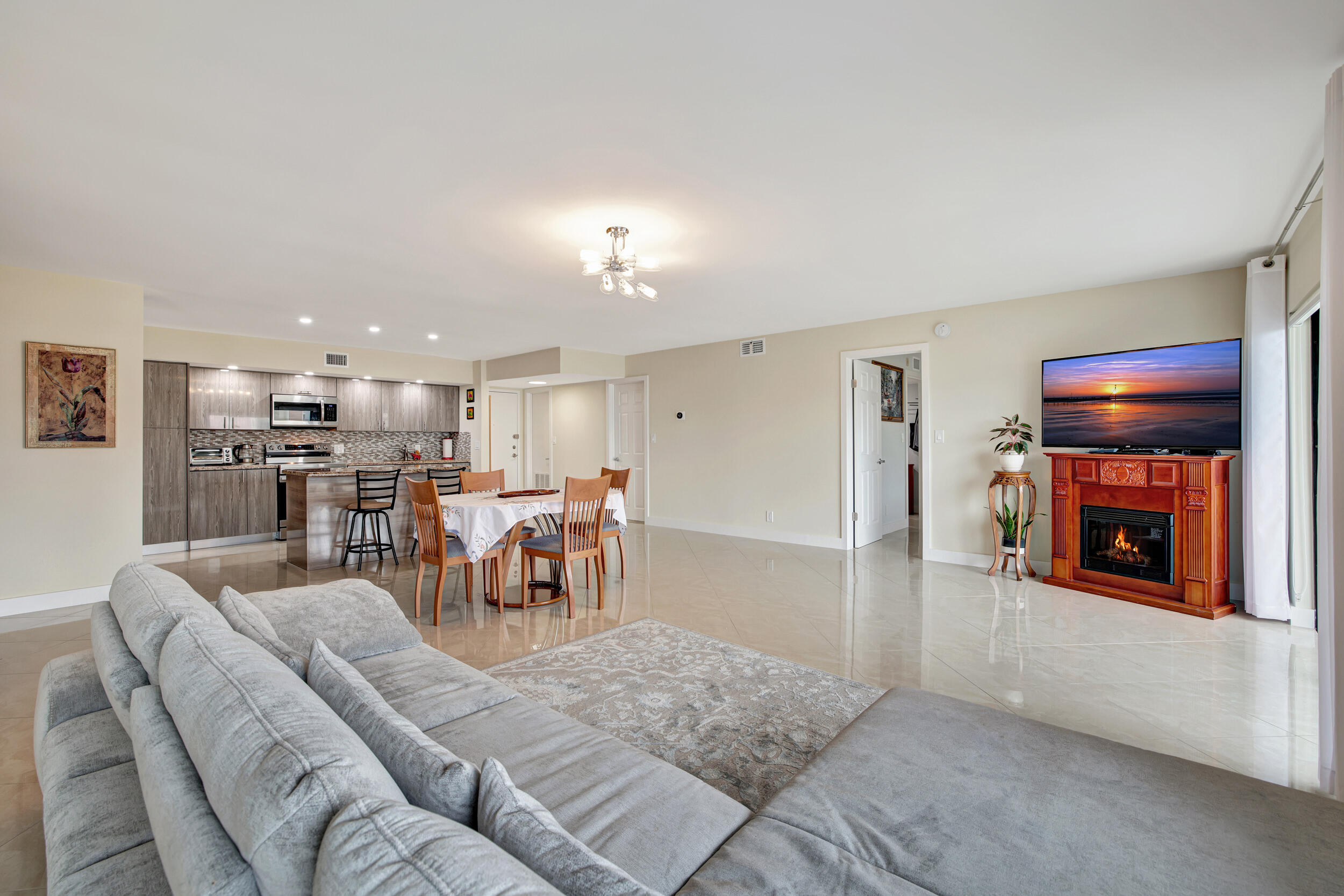 1301 NE 7th Street 318