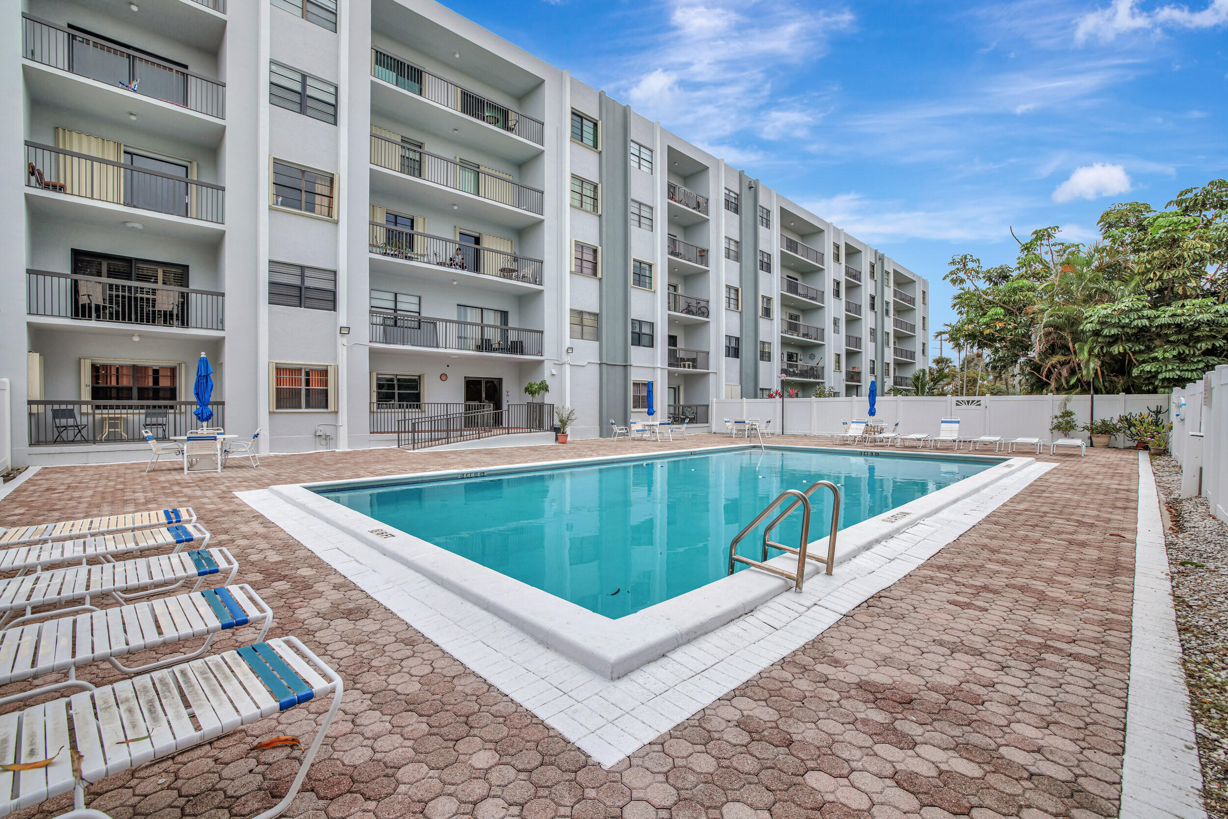 1301 NE 7th Street 318