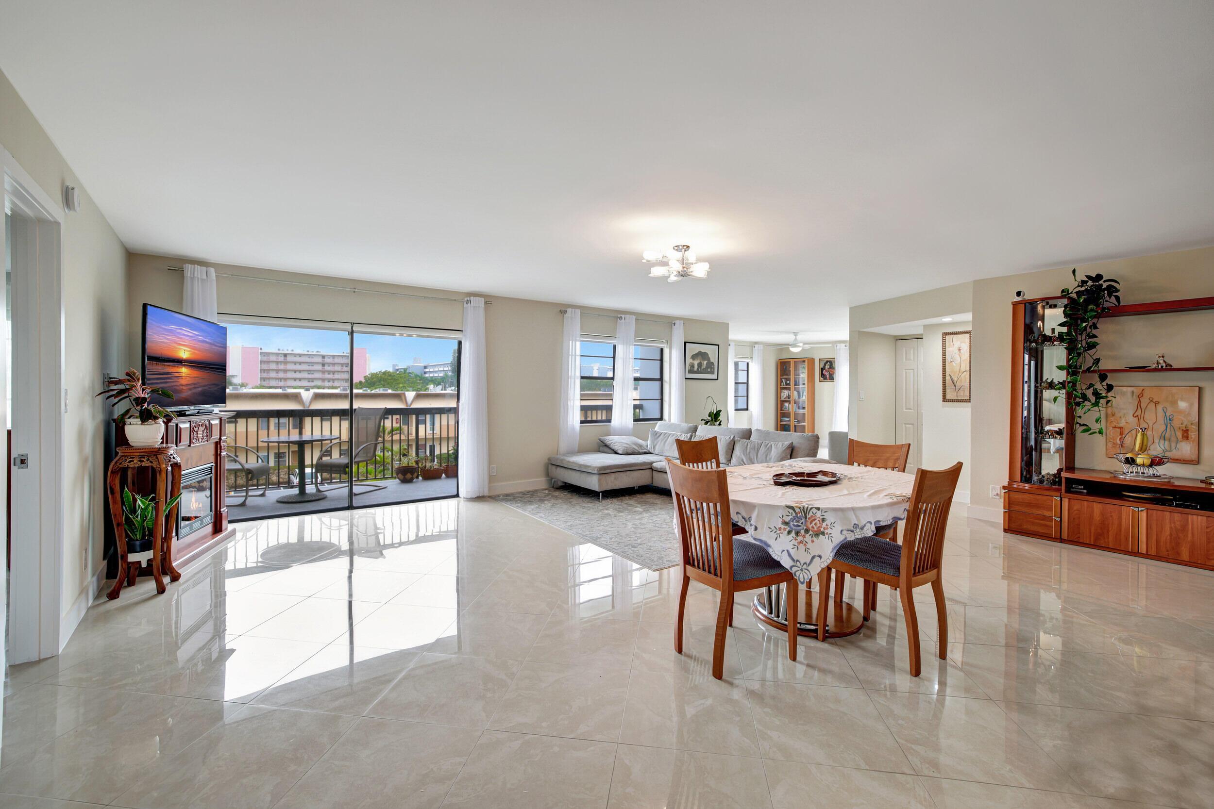 1301 NE 7th Street 318