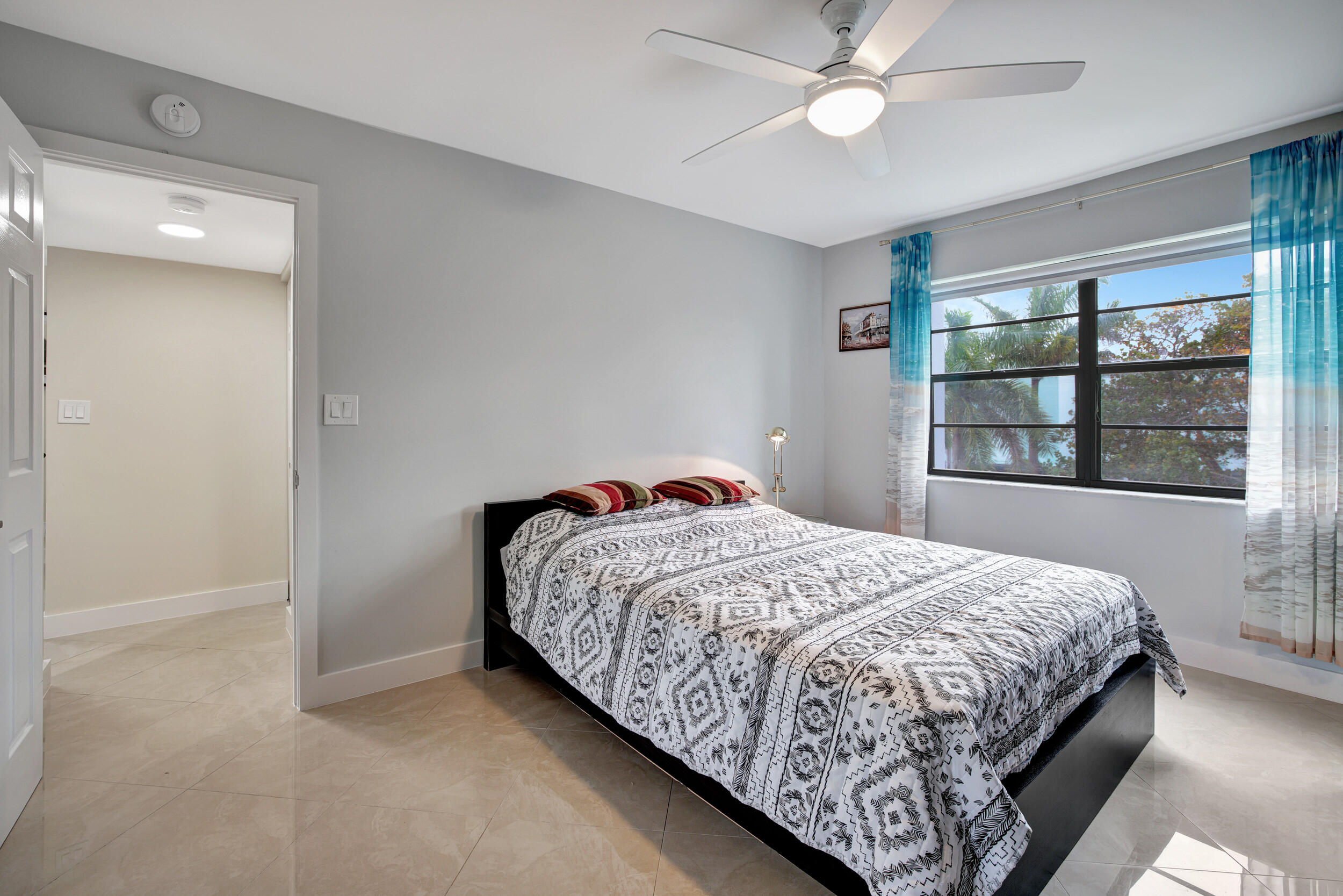 1301 NE 7th Street 318