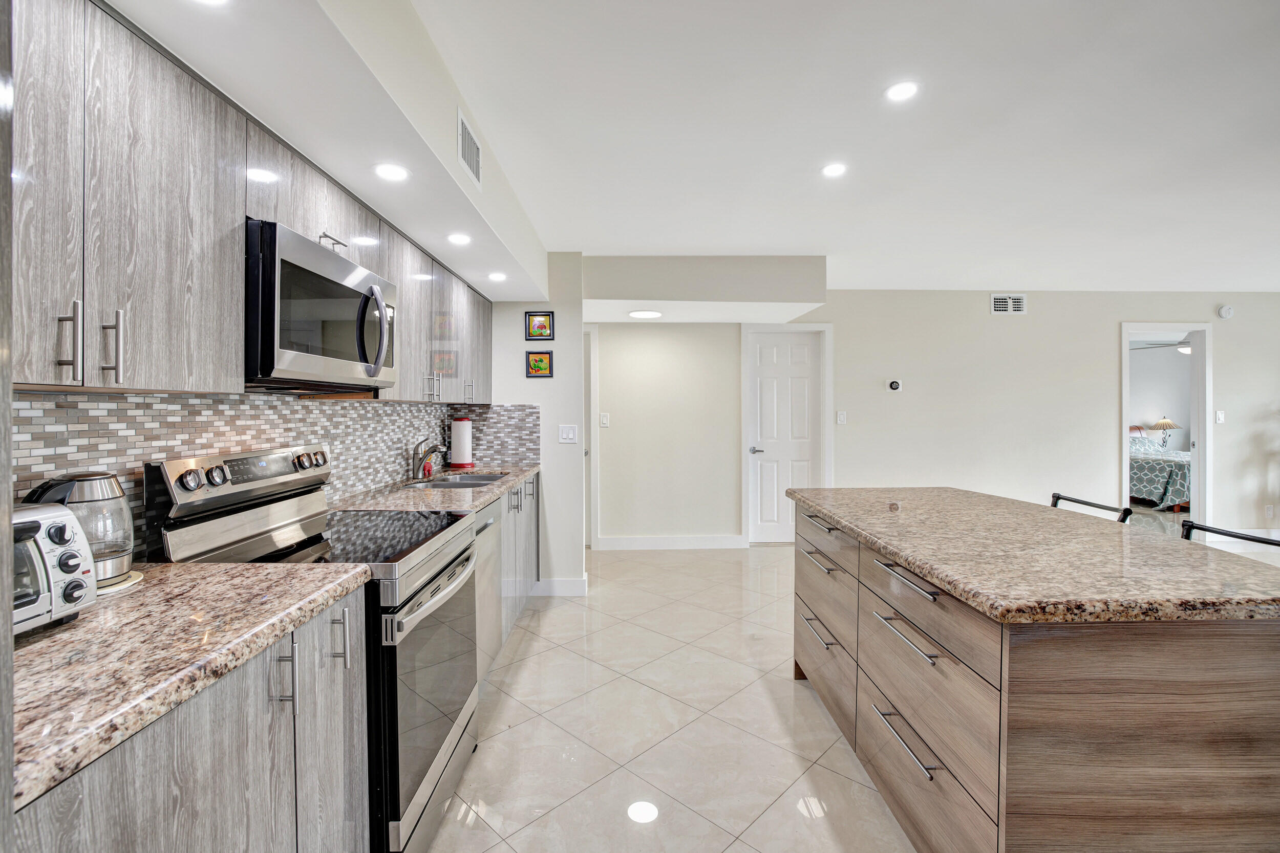 1301 NE 7th Street 318