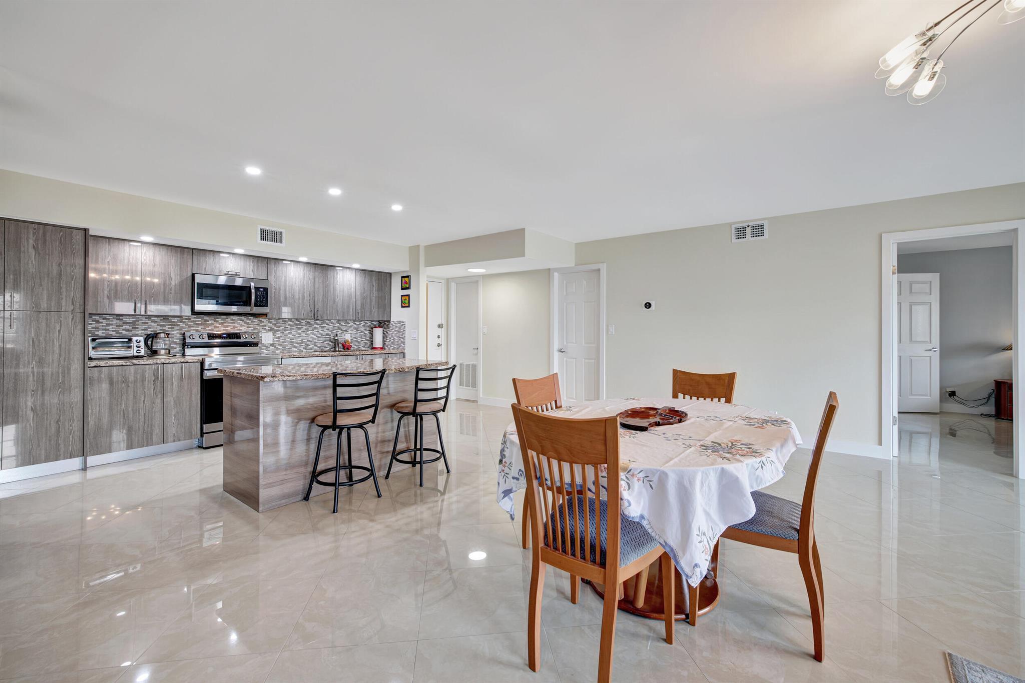 1301 NE 7th Street 318