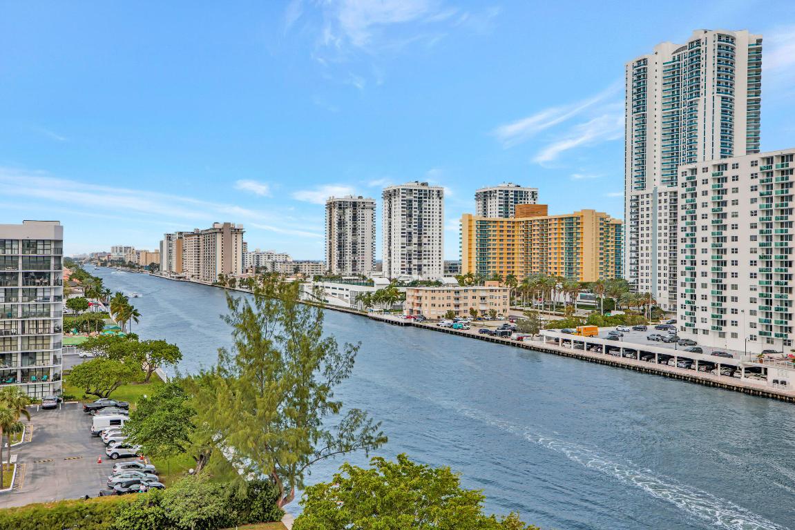 600 Parkview Drive 921