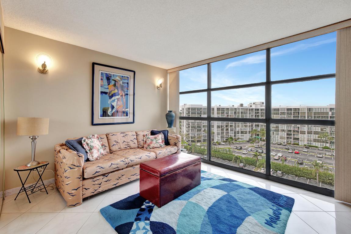 600 Parkview Drive 921