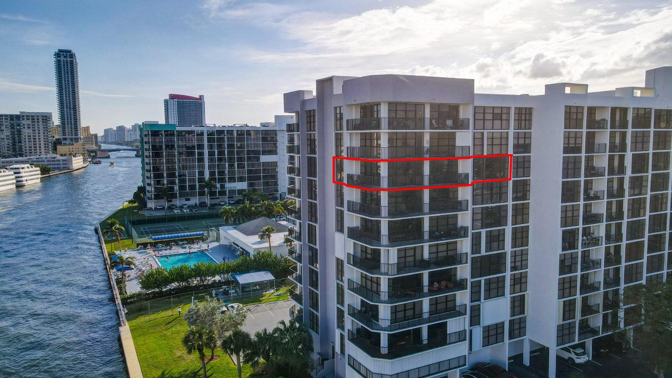 600 Parkview Drive 921