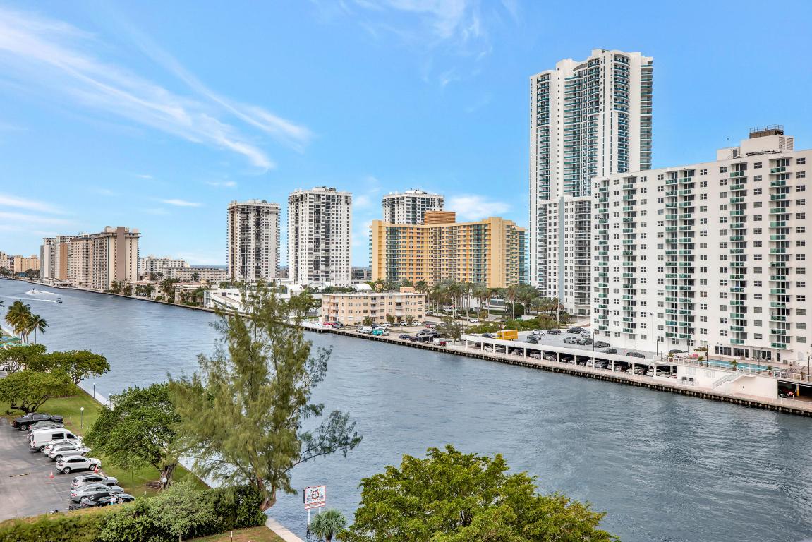 600 Parkview Drive 921